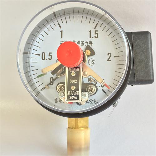 YXC100(ZT)磁助电接点压力表